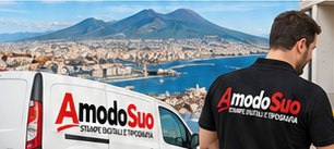 Rappresentante AmodoSuo e panoramica di Napoli